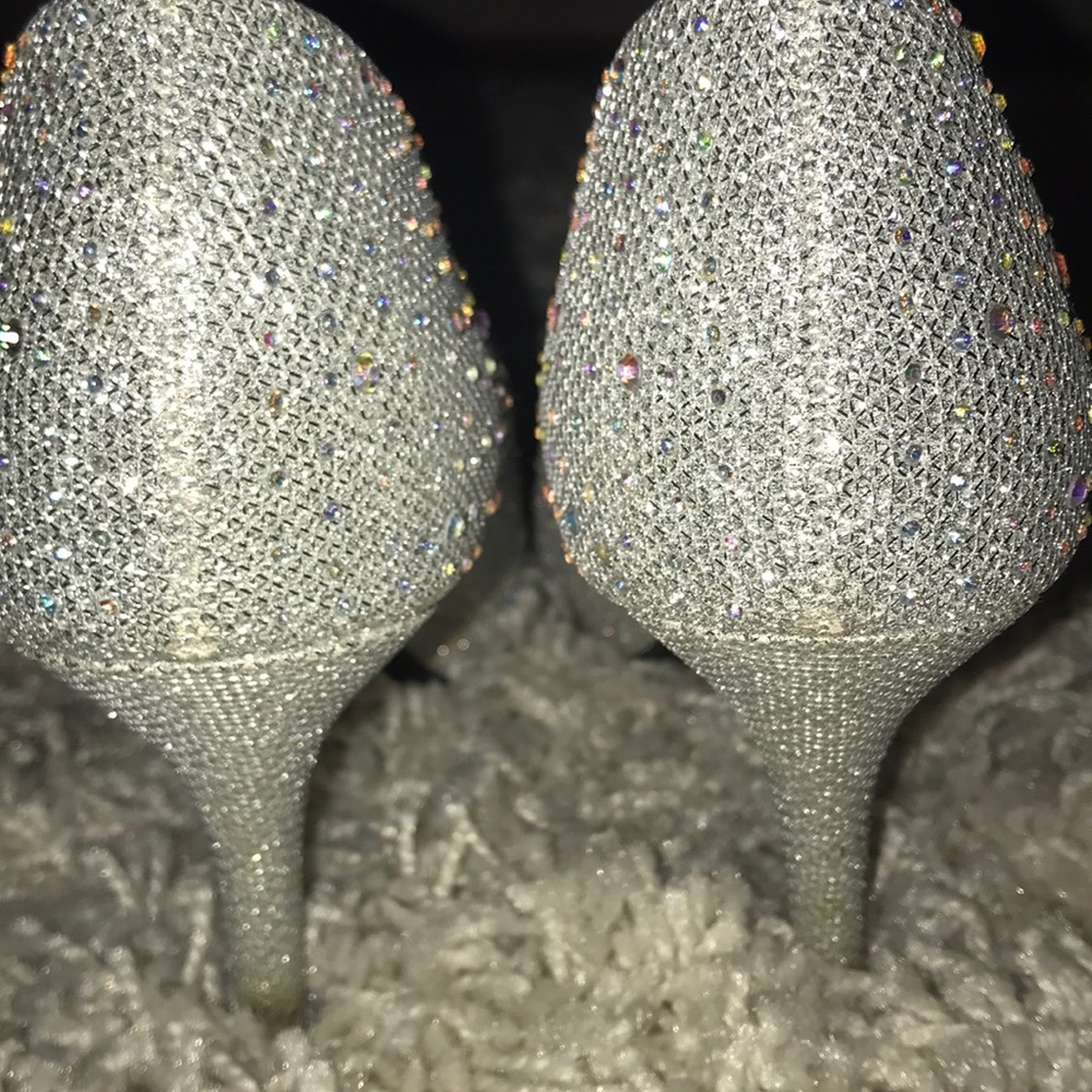 Heels - Picture 4 of 4